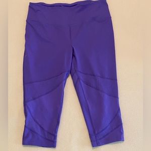 Athletic capris leggings by Dicks Sporting Goods. Size XL